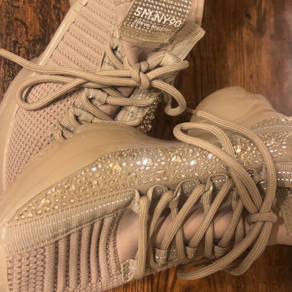 Brand new Steve Madden tennies